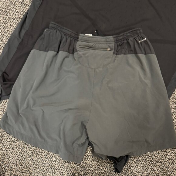 Nike Training Apparel Bundle 2 Shorts + 1 Tee - Picture 6 of 9